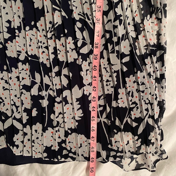 Donna Morgan “Jade” pleated chiffon midi dress - Picture 4 of 8